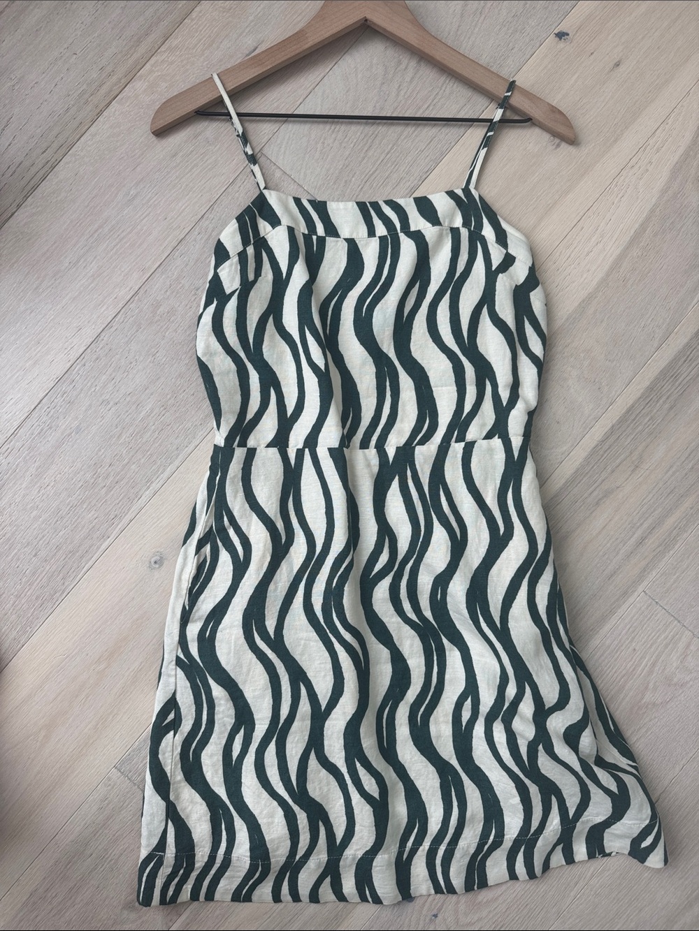 Evereve Lily Mini dress